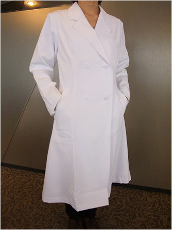 写真：武庫女オリジナル「エコロジー白衣」